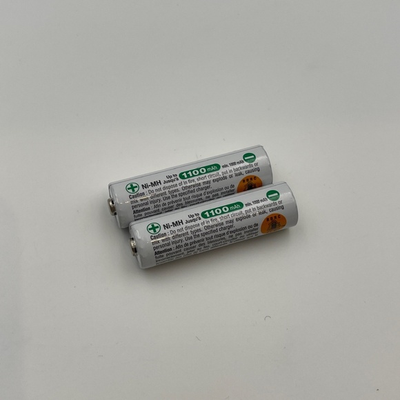 2 PANASONIC RECHARGEABLE AA BATTERIES 1100mAh - Picture 2 of 3